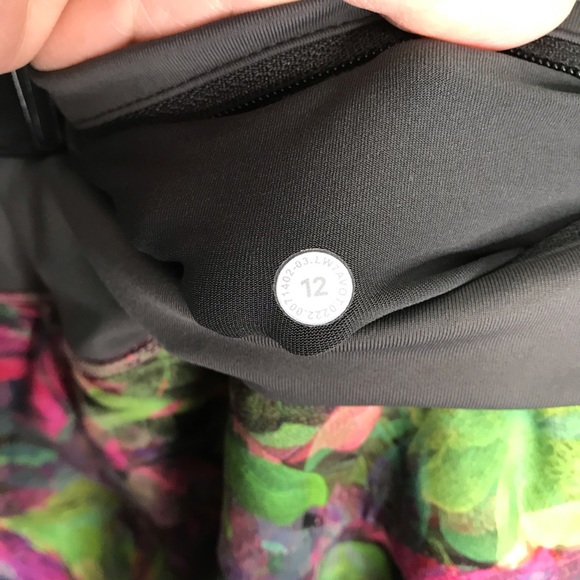 Lululemon Speed Up Mid-Rise Lined Short 4" Sz 12 - Picture 7 of 8